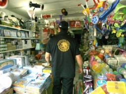 Los operativos de dependencias federales pretenden coordinar esfuerzos con industriales para proteger la propiedad intelectual. ARCHIVO  /