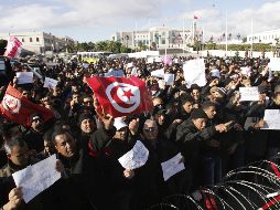Las protestas populares en el centro de Túnez piden una ruptura definitiva con el anterior régimen. EFE  /