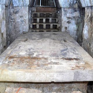 INAH sella tumba de Pakal