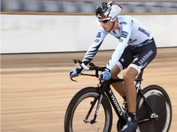 El ciclista Alberto Contador, durante el entrenamiento que ha realizado esta mañana en el velódromo Palma Arena. EFE  /