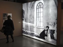 Un fotograma de una película del director de cine sueco Ingmar Bergman, mostrada en la exposición. EFE  /