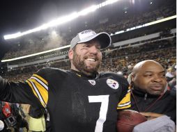 Roethlisberger celebra la victoria de los Acereros a los Jets, en la final de la conferencia americana. AP  /