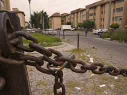 La inseguridad provoca que la población se proteja de la delincuencia. Para los tapatíos, la percepción es similar. S. NÚÑEZ  /