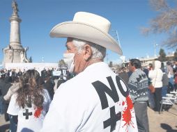Un hombre viste una camiseta con el slogan ''No más sangre'', durante una manifestación en Ciudad Juárez. REUTERS  /