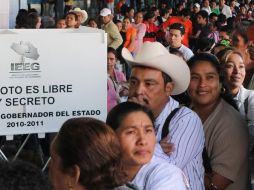 Los candidatos hicieron un llamado para que acudan los ciudadanos a las urnas alejados de actos violentos. EFE  /