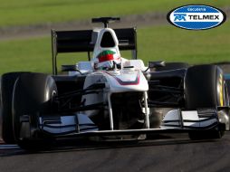 Sergio Pérez a bordo del anterior Sauber C29, en Abu Dhabi. ESPECIAL  /