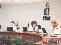 Las consejeras María Marbán Laborde Jacqueline Peschard y María Elena Pérez-Jaén, en la sesión del pleno del Instituto. EL UNIVERSAL  /