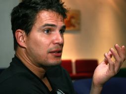 Julio Camejo señala que compaginará la promoción de su faceta como cantante con su trabajo con Perfume de Gardenia. A. CAMACHO  /