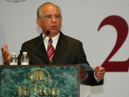 Alberto Cano dijo que tras la crisis es necesario buscar una fórmula para el crecimiento de la economía. E. BARRERA  /