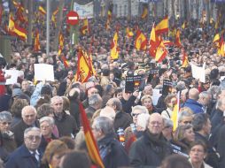 Españoles machan en Madrid contra la posibilidad de cualquier negociación entre el grupo ETA y el Gobierno. AFP  /