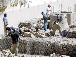 Autoridades municipales informan que en tres semanas la calle Circuito Madrigal será reabierta a la circulación. A. HINOJOSA  /