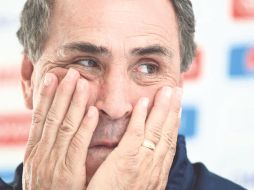 ''Güero'' sabe que una derrota ante Pumas lo deja fuera del banquillo rojiblanco. MEXSPORT  /