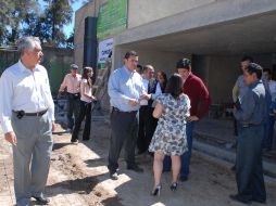 El presidente municipal acudió ayer a supervisar el avance de las obras para la construcción del Centro de Salud Tipo II. ESPECIAL  /