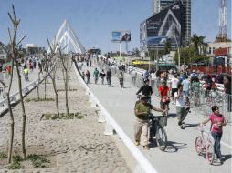 La incorporación del Puente Matute Remus a la Vía RecreActiva le suma un kilómetro más. M. FREYRÍA  /