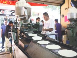 El incremento en el precio del maíz repercute directamente en el de la tortilla. M. FREYRÍA  /