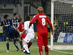 Ranocchia (izq) fue el autor del gol del triunfo. REUTERS  /