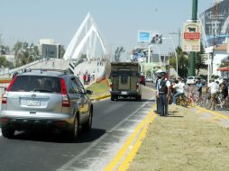 A diferencia del domingo pasado, la zona del atirantado tuvo una mayor fluidez vehicular. A. HINOJOSA  /