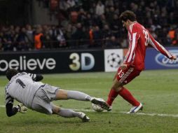 Mario Gómez (der.) fue el autor del gol en al victoria del Bayern Munich. AP  /
