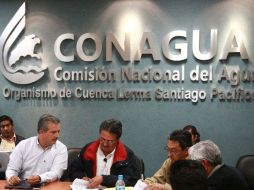 La Conagua asegura que no pretende violar los derechos de quienes interpusieron amparos. ARCHIVO  /