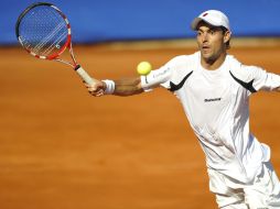 El tenista colombiano, Santiago Giraldo, enfrentará en cuartos de final al español Nicolás Almagro. EFE  /