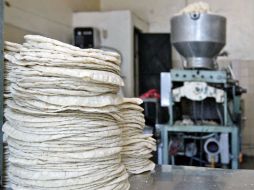 El aumento en el precio de la tortilla en establecimientos se debe a la especulación sobre un posible desabasto de maíz. E. BARRERA  /
