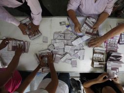 En 2006, ocho de cada 10 mexicanos que se inscribieron para votar desde el extranjero lo hicieron y su voto contó. ARCHIVO  /