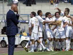 El contundente marcador pone en aprietos al técnico de Estudiantes. REUTERS  /