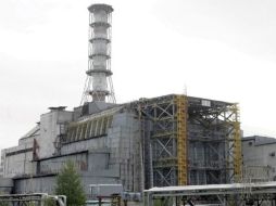 La estructura denominada ''sarcófago'' está diseñada para contener material radioactivo del núcleo del reactor accidentado. EFE  /