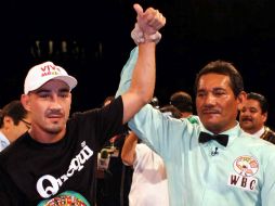 'Zorrita' Soto (54-7-2, 32 nocauts) le dará la revancha a Monterrosa (25-2-0, 19 nocauts). MEXSPORT  /