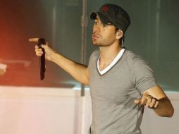 El primer sencillo del álbum fue el éxito ''Cuando me enamoro''. EFE  /