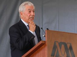Fotografía del autor peruano durante su conferencia magistral en la Universidad Autónoma Metropolitana. NTX  /