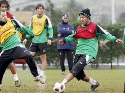 Giovani dos Santos, en una sesión de entrenamientos con el Racing de Santander. ARCHIVO  /
