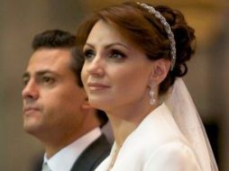 En las imágenes puede verse a la actriz y a Enrique Peña acompañados de sus hijos. ANGÉLICA RIVERA FACEBOOK  /