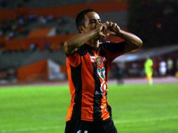 Francisco Torres, de Chipas, abre el marcador de penal, al minuto 44. MEXSPORT  /