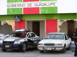 La detonación de las granadas y los disparos destruyeron una patrulla y la sede policial de Guadalupe. EL UNIVERSAL  /