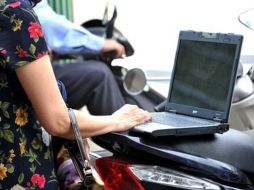 Alertan de tener especial cuidado en los correos electrónicos, y al realizar donaciones on line. AP  /