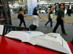 El libro recopila estas locuciones propias del español de México. ARCHIVO  /