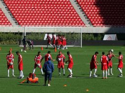 Chivas entrenará toda la semana en las instalaciones del Omnilife como medida para promocionar el nuevo museo. MEXSPORT  /