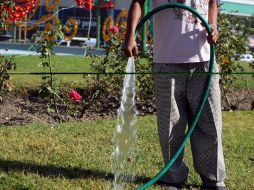 El SIAPA tiene capacidad para dotar de agua a cuatro millones de personas, por lo que le apuesta al ahorro del líquido. ARCHIVO  /