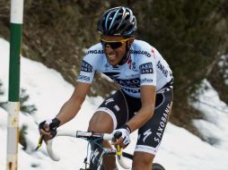 • Alberto Contador se esfuerza en una subida durante la tercera etapa en Cataluña. REUTERS  /