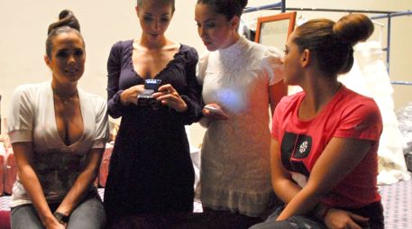 Las celebridades desfilaron con el fin de mostrar la nueva colección de Novissima. ESPECIAL  /