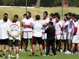 Mañana se cumple una semana de que los jugadores de Atlas entrenen con las camisetas al revés como protesta. MEXSPORT  /