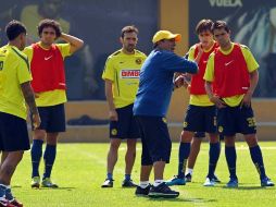 Los jugadores del América durante una sesión de entrenamiento. MEXSPORT  /