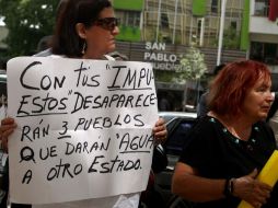 El jueves, ciudadanos afines a la causa de Temacapulín, protestaron a las afueras de la Conagua. ARCHIVO  /