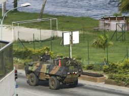 La misión francesa de la ONU patrulla las calles de Abiyán. EFE  /