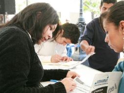 Las nuevas solicitudes de seguros por desempleo cayeron a 382 mil hace dos semanas. ARCHIVO  /