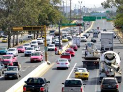 La Sedeur planteó como solución vial construir dos retornos elevados en el cruce de Santa Esther y Periférico. E. PACHECO  /
