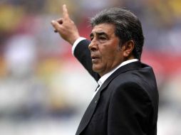 Carlos Reinoso resalta el desempeño de sus jugadores en la primera mitad del encuetro ante el conjunto Camotero. MEXSPORT  /