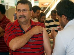 Más de 50 por ciento de los 31 estados del país y el Distrito Federal han cumplido con la vacunación. NTX  /