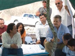 Reunión entre autoridades federales y el grupo de habitantes opositores a la presa El Zapotillo. ESPECIAL  /